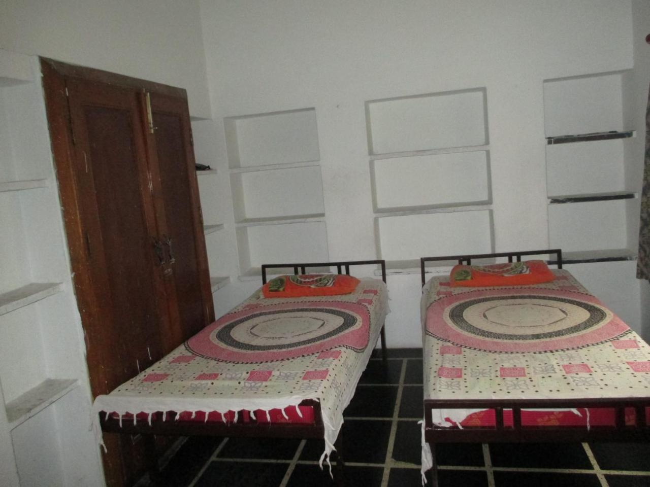 Udai Haveli Guest House गेस्ट हाउस 2*
